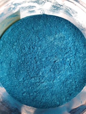 อนุภาคขนาดใหญ่ สีสีเรซินเอโป๊กซี่ สีน้ําเงิน มีผลที่ชัดเจนกว่า